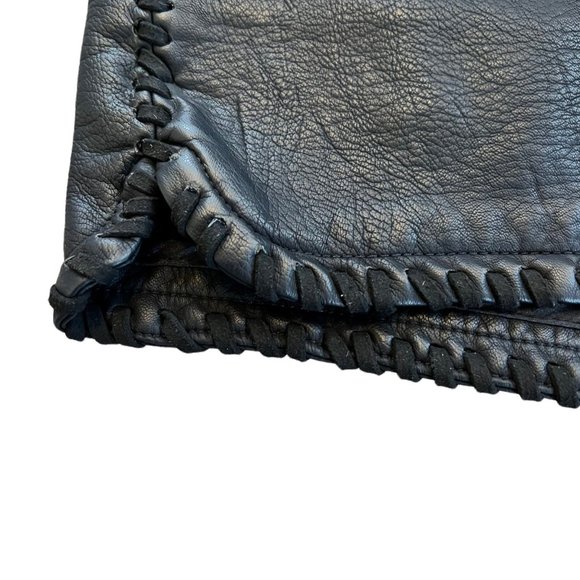 Blank NYC Faux Leather Braided Shorts - Picture 7 of 7